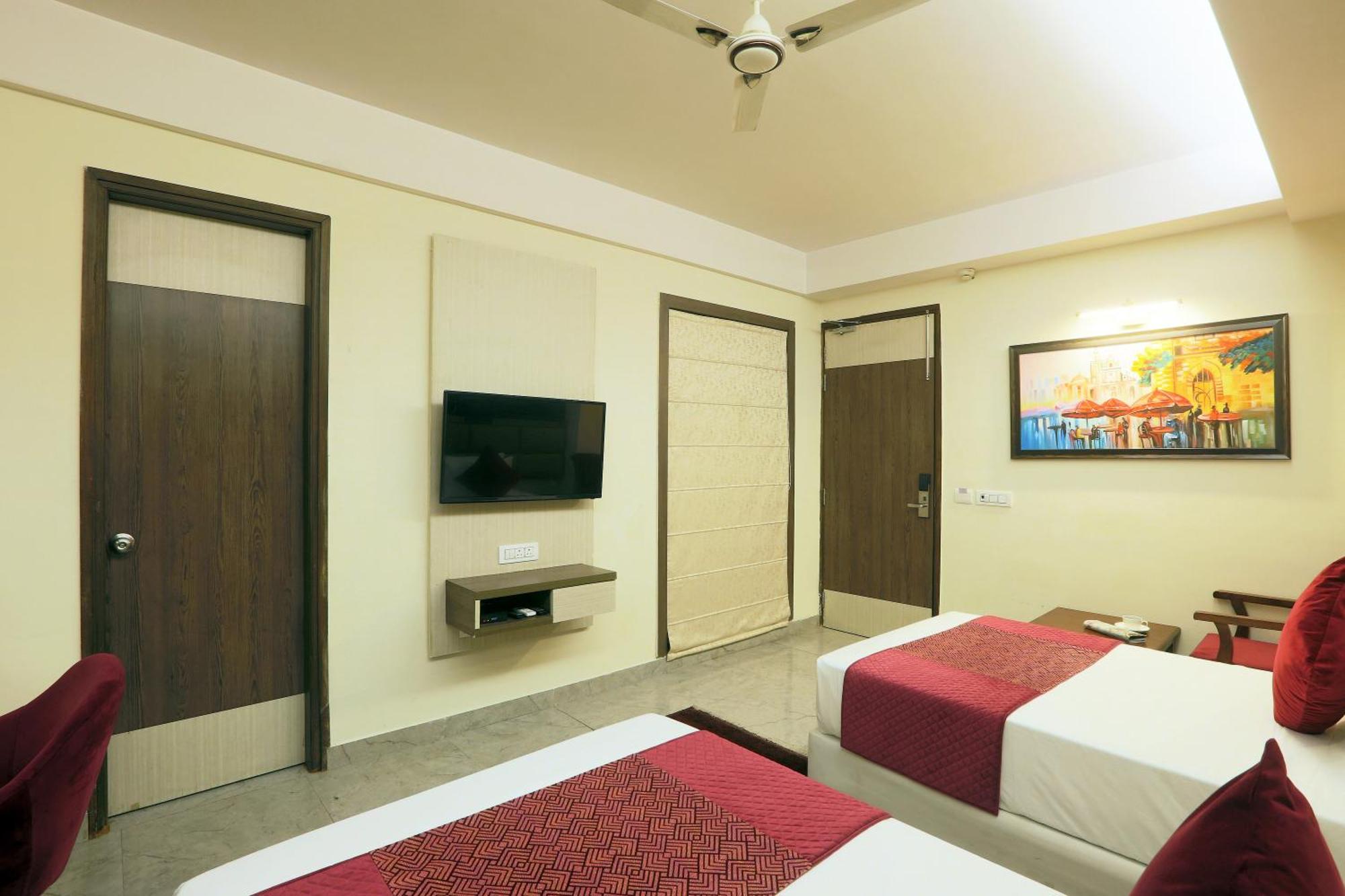 Hotel Oxmo Delhi Airport With Free Airport Transsfer نيودلهي المظهر الخارجي الصورة
